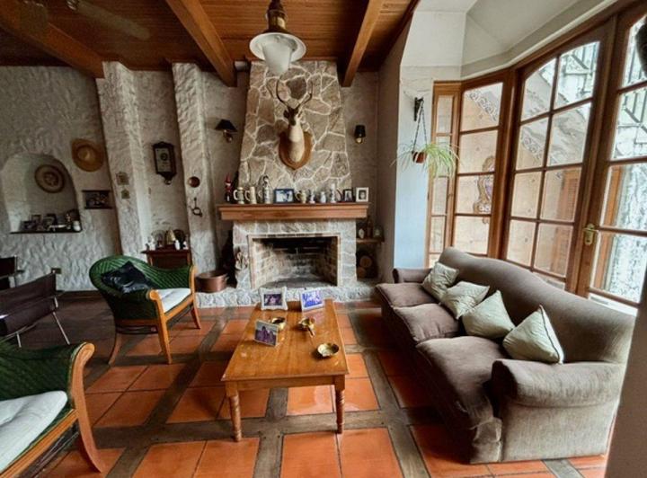 VENTA DE CASA 4 DORMITORIOS ALVEAR 1200- ROSARIO 5