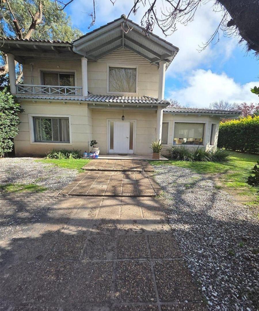 CASA EN VENTA 4 DORMITORIOS. GER. PUEBLO ESTHER.