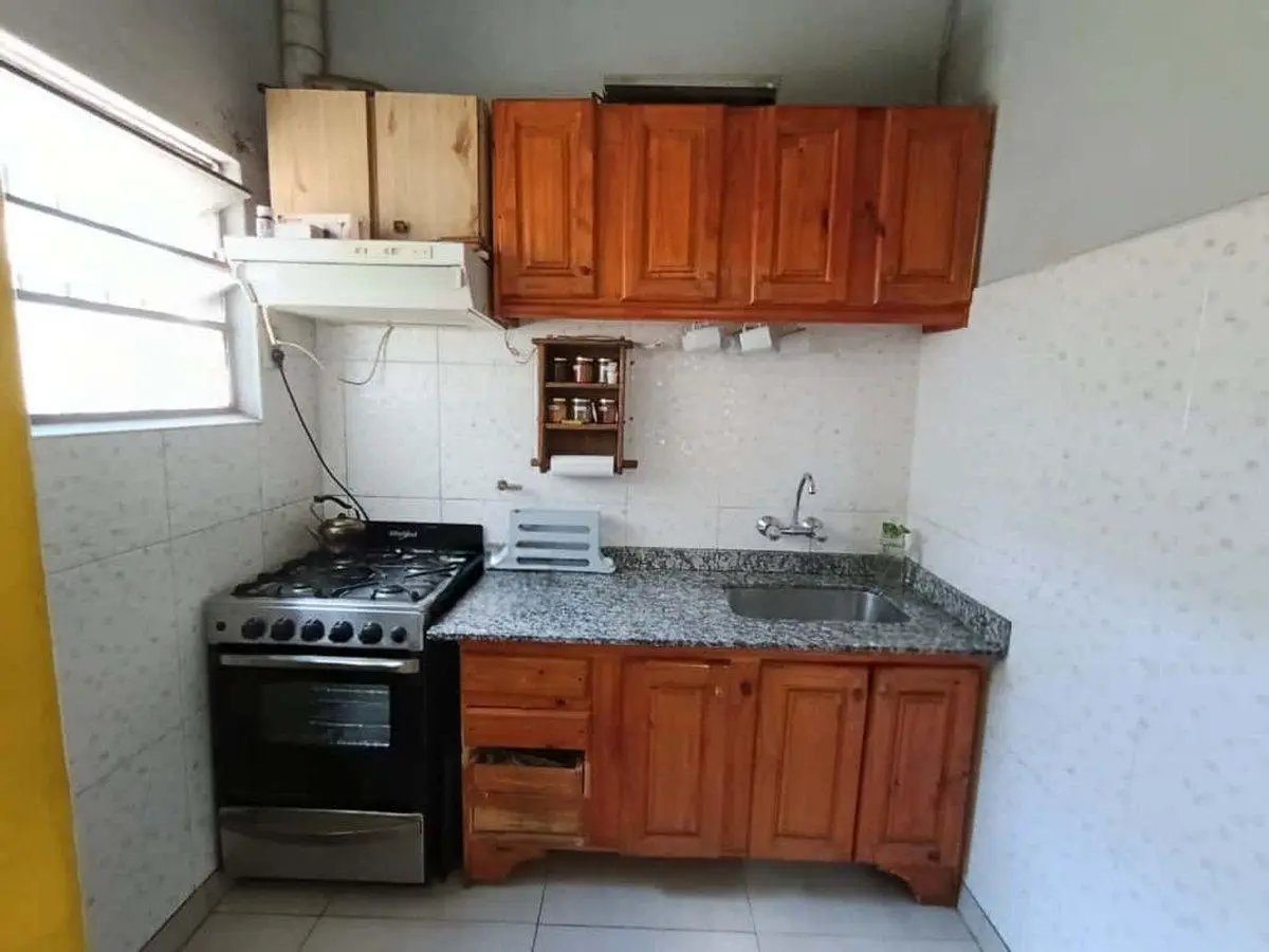 CASA EN VENTA 2 DORMITORIOS + LOCAL - B° ALBERDI 8