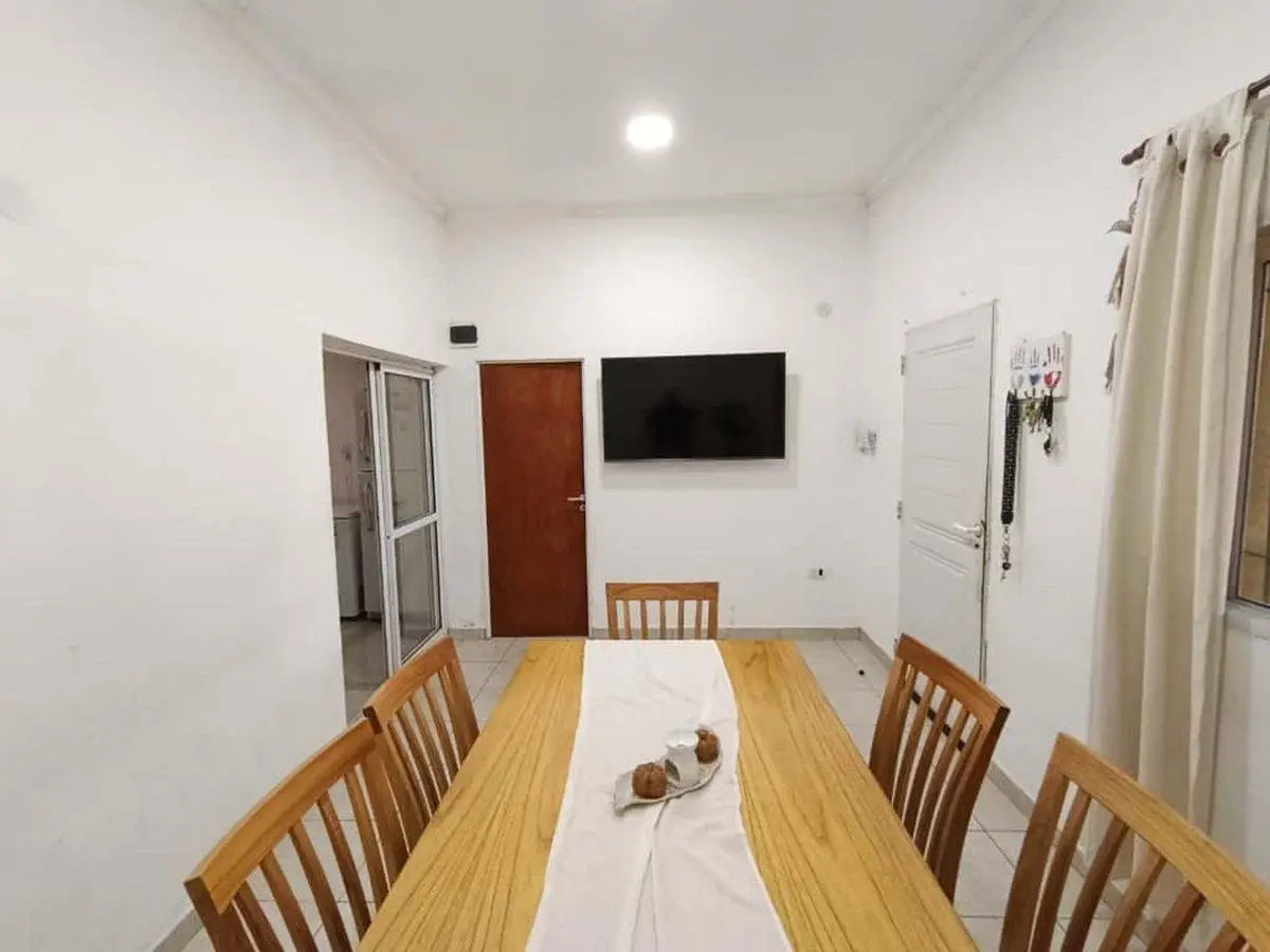 CASA EN VENTA 2 DORMITORIOS + LOCAL - B° ALBERDI 5