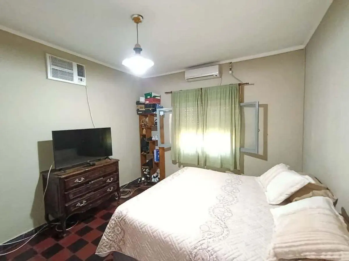 CASA EN VENTA 2 DORMITORIOS + LOCAL - B° ALBERDI 3