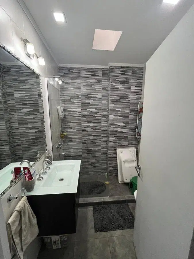 CASA VENTA DOS DORMITORIOS CINCO ESQUINAS 5