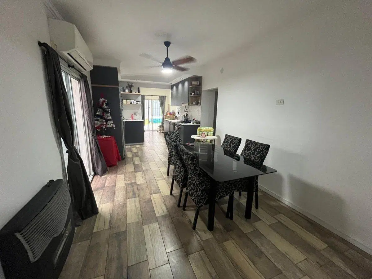 CASA VENTA DOS DORMITORIOS CINCO ESQUINAS 2