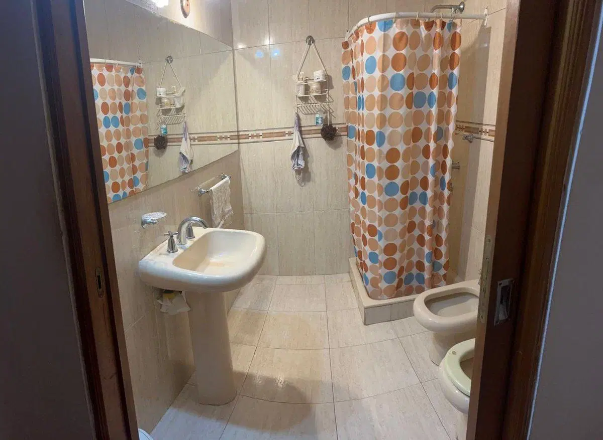 CASA EN VENTA ZONA RESIDENCIAL BLAS PARERA 586 3