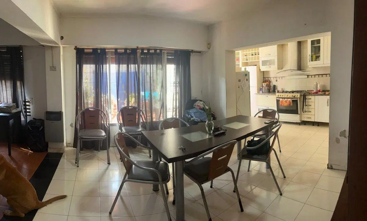 CASA EN VENTA ZONA RESIDENCIAL BLAS PARERA 586 5