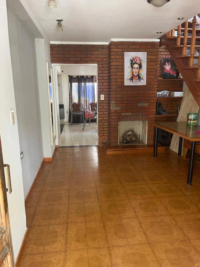 CASA EN VENTA ZONA RESIDENCIAL BLAS PARERA 586