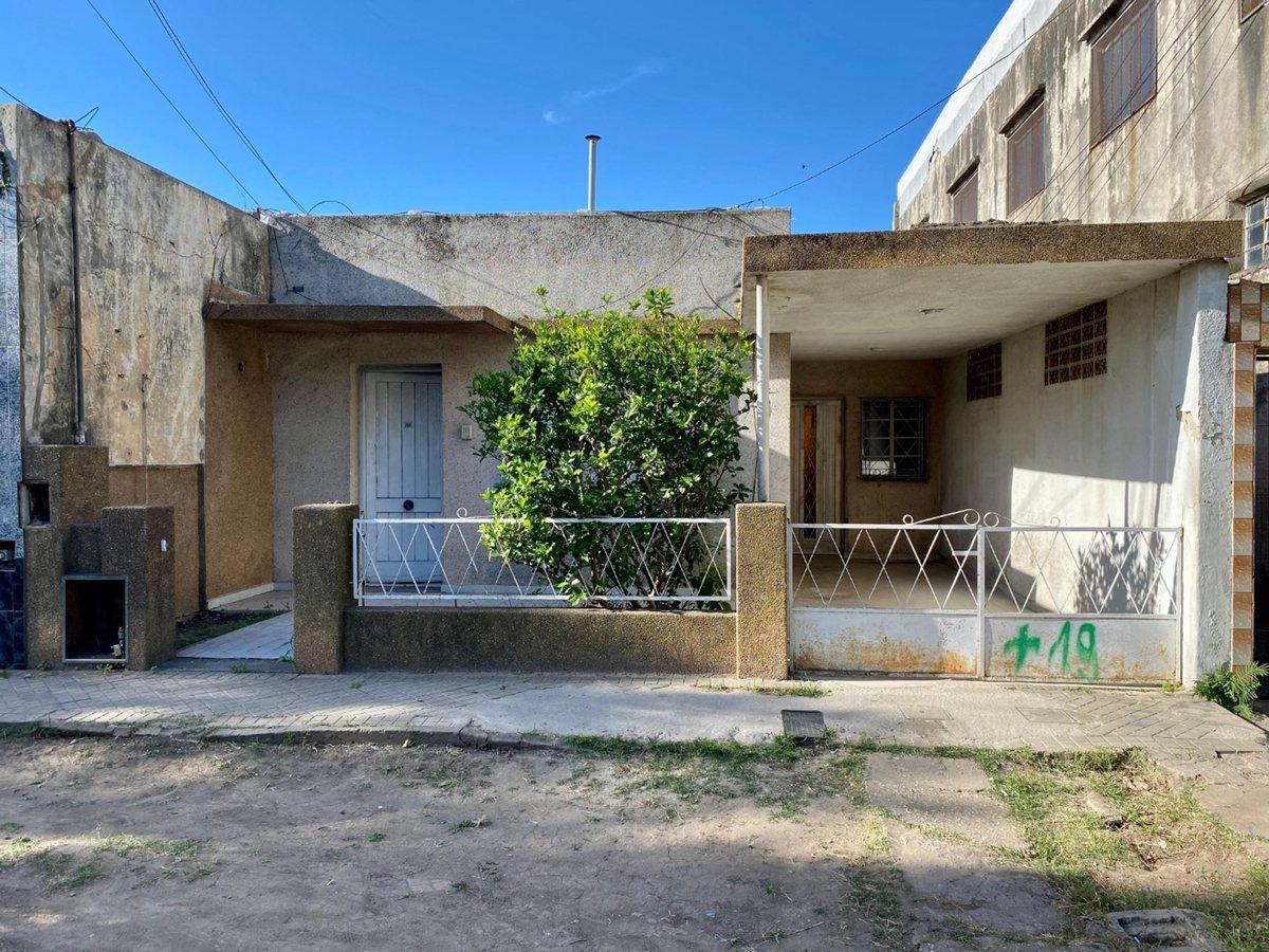 CASA EN VENTA A RECICLAR EN ZONA SUR