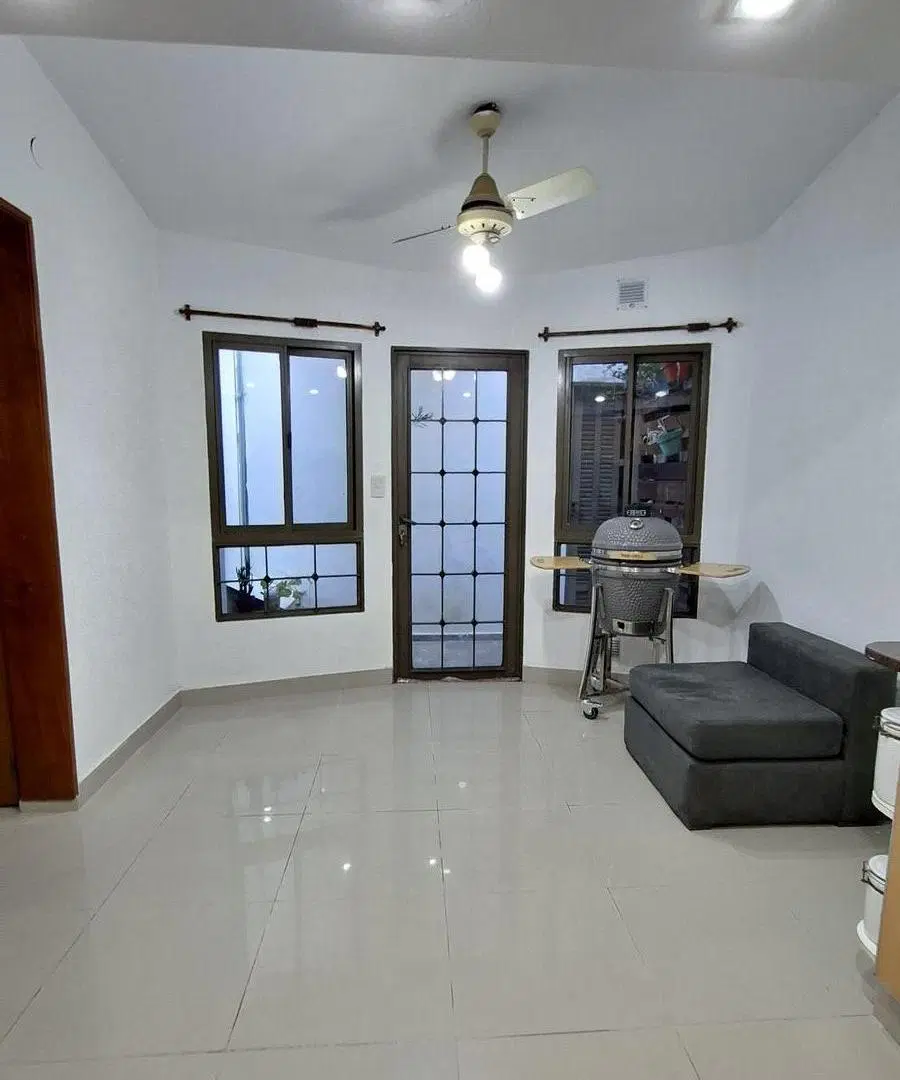 Venta casa 3 dormitorios cochera 5