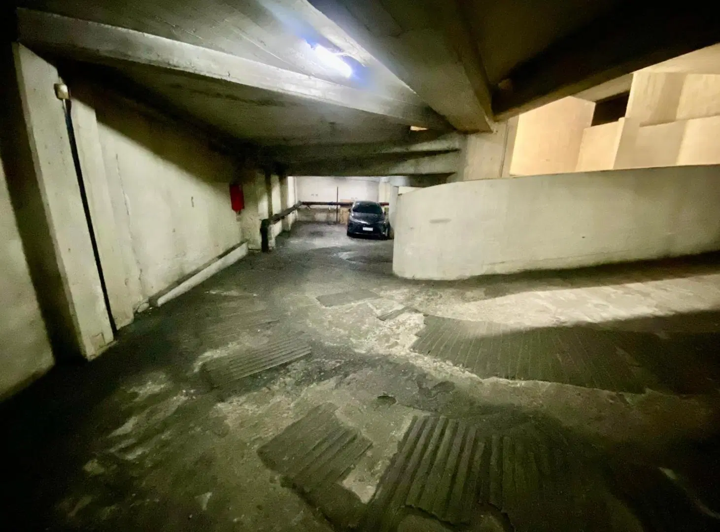 Cochera en Venta Centro Rosario 4