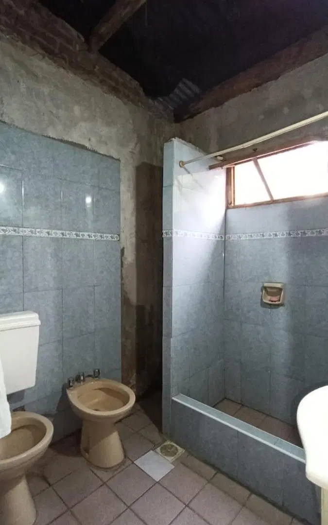 CASA 2 DORMITORIOS CON PATIO Y COCHERA - VGG 2