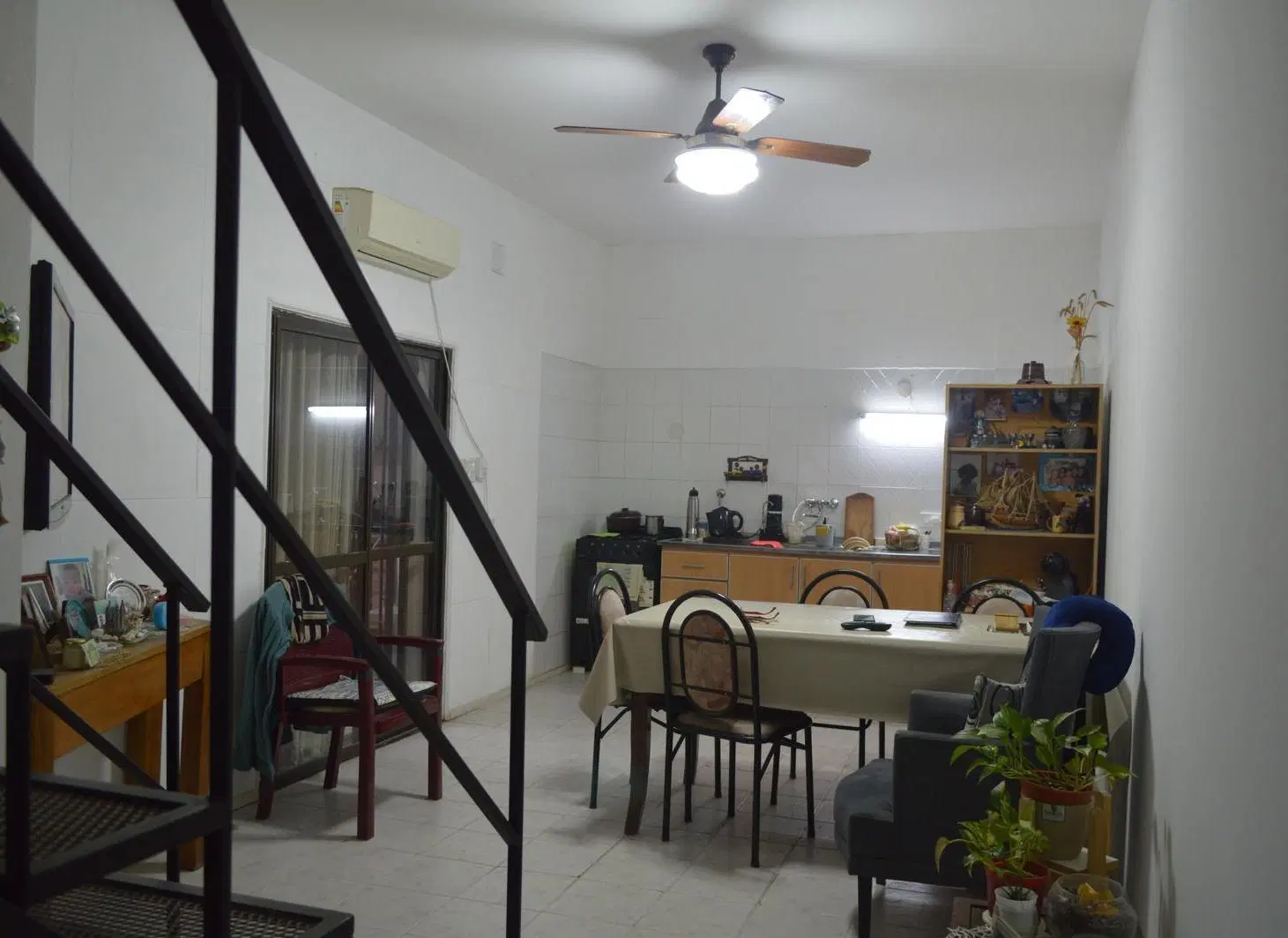 VENTA CASA EN ZONA SUR. DOS DORMITORIOS Y COMODÍN 2