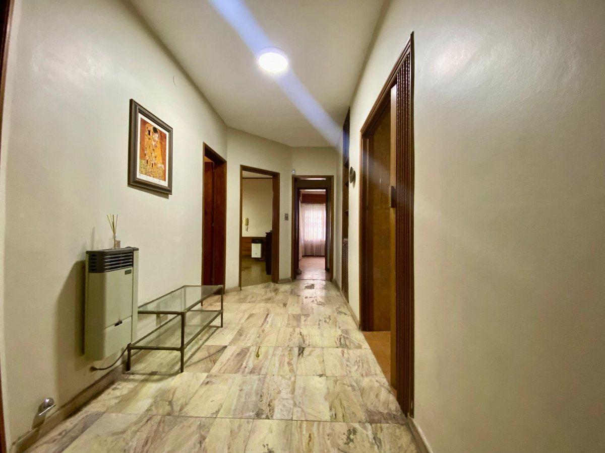 Foto de CASA EN VENTA EN BARRIO CURA 3 DORMITORIOS COCHERA, imagen 4