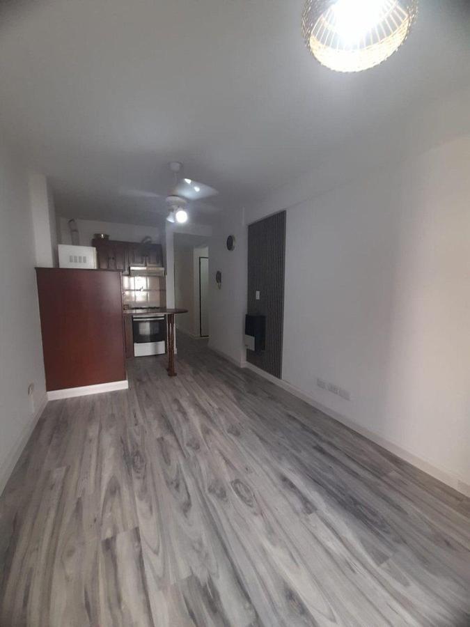 Foto de VENTA DEPARTAMENTO SEMI PISO 1 DORMITORIO CON BALCÓN, imagen 1