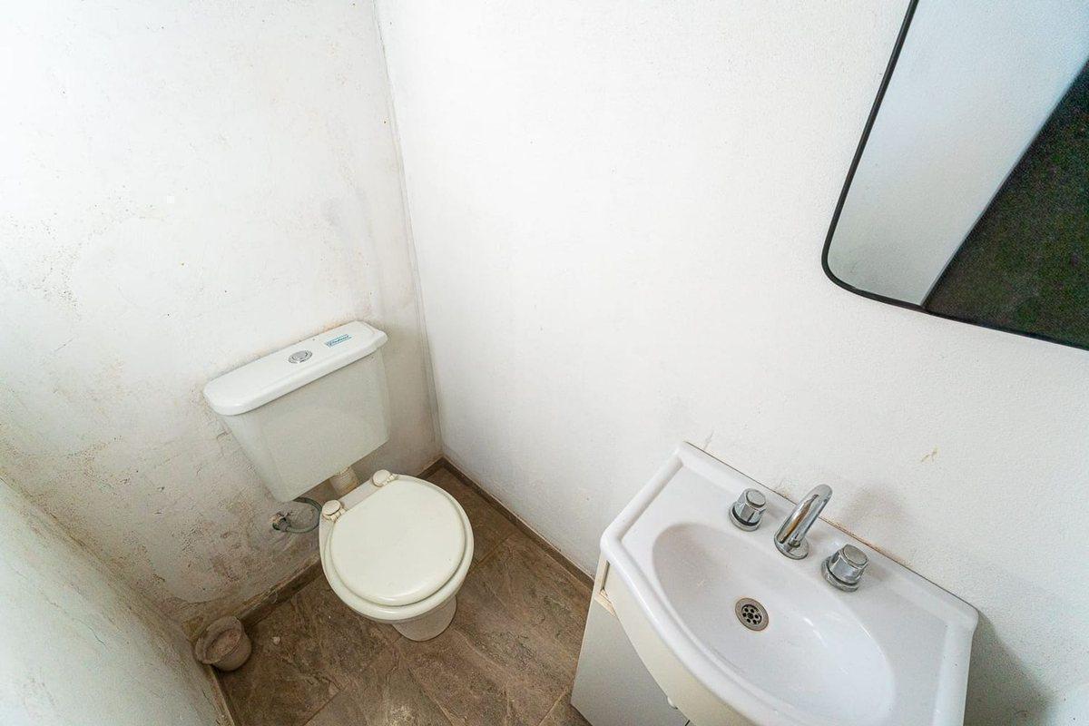 Foto de CASA EN VENTA -PÉREZ- DOS DORMITORIOS Y COCHERA, imagen 4
