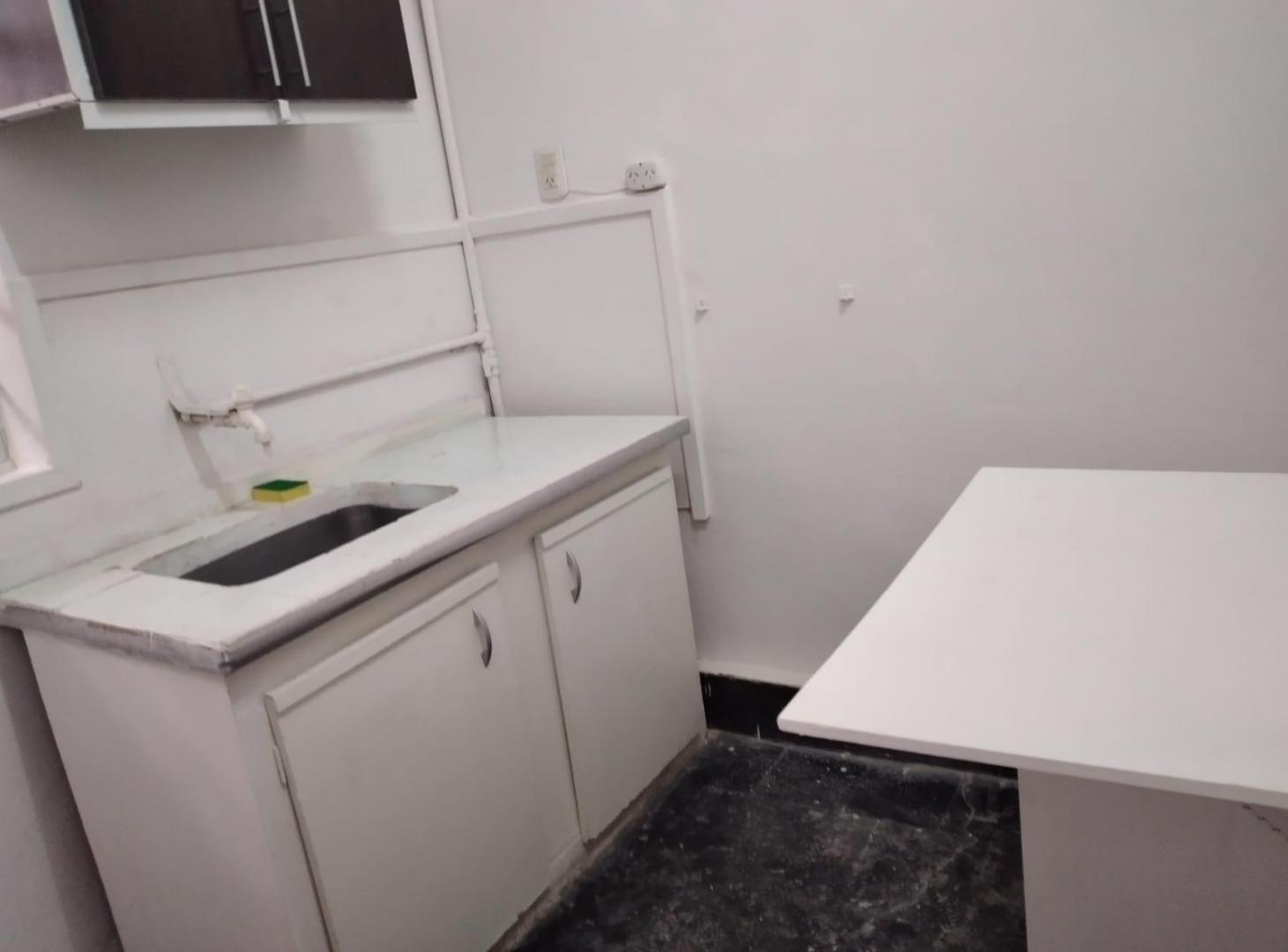 Foto de Complejo de 7 departamentos 2 locales comerciales terreno al fondo en, imagen 4