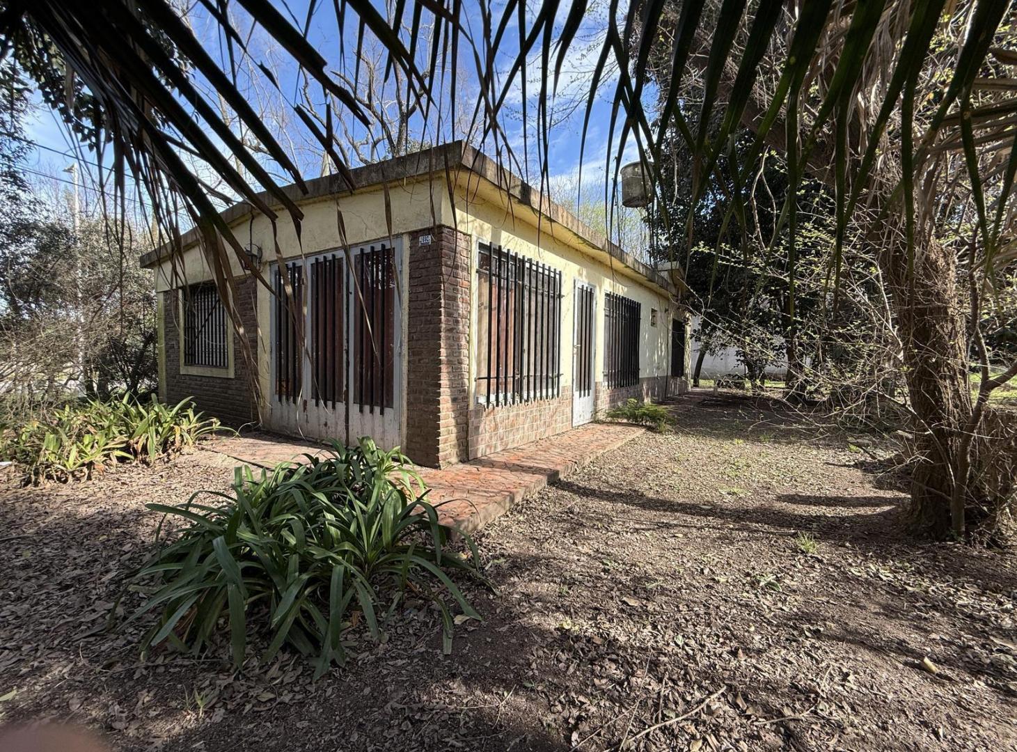 Foto de CASA VENTA RICARDONE CON TERRENO Y ARBOLEDA SOBRE RUTA, imagen 1