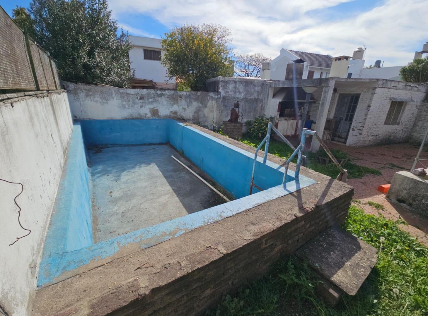 Foto de VENTA CASA INTERNA DE DOS DORMITORIOS COCHERA Y PATIO VERDE CON PILETA, imagen 5