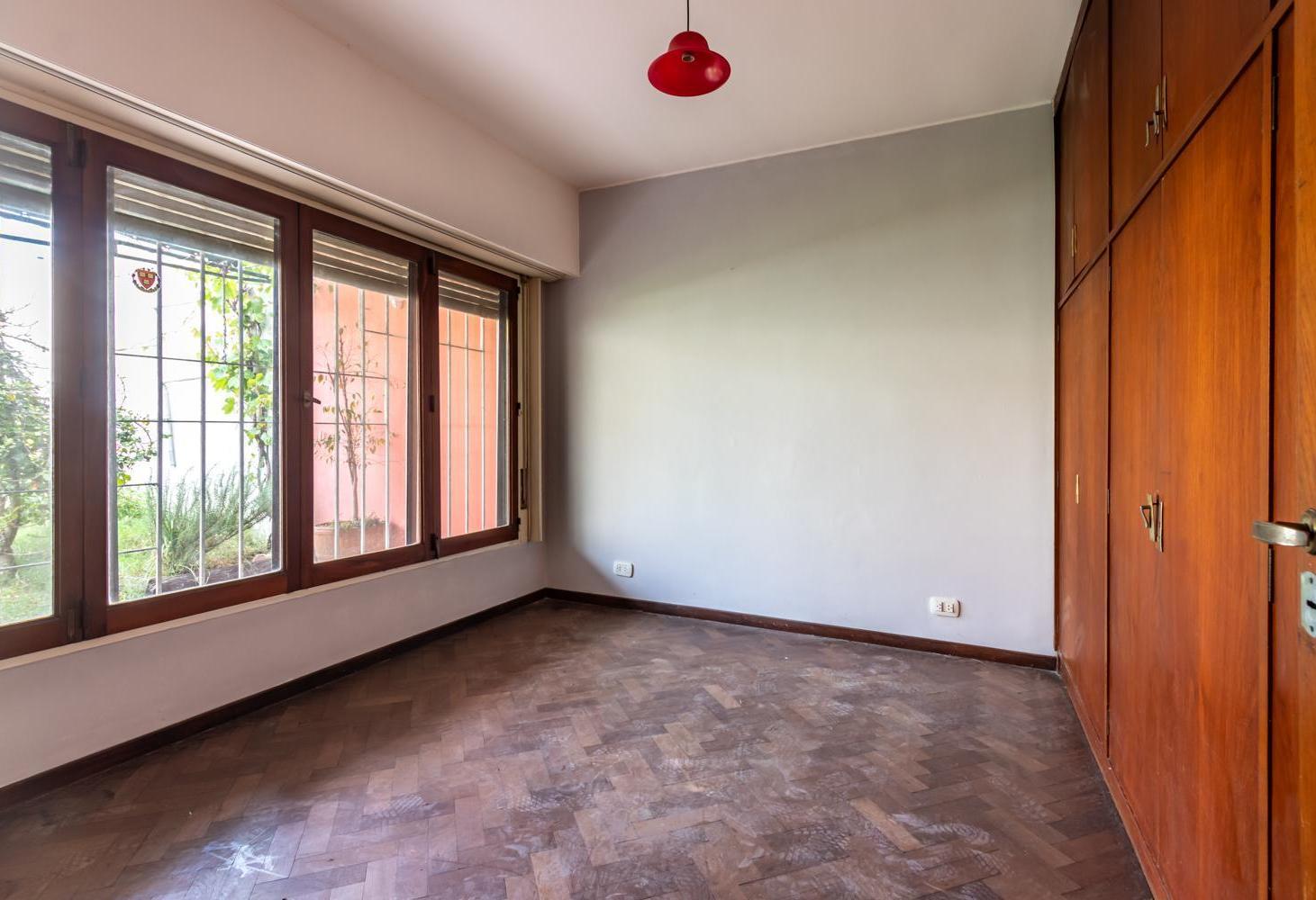 Foto de CASA VENTA LAPRIDA 3200 JARDIN PILETA, imagen 2