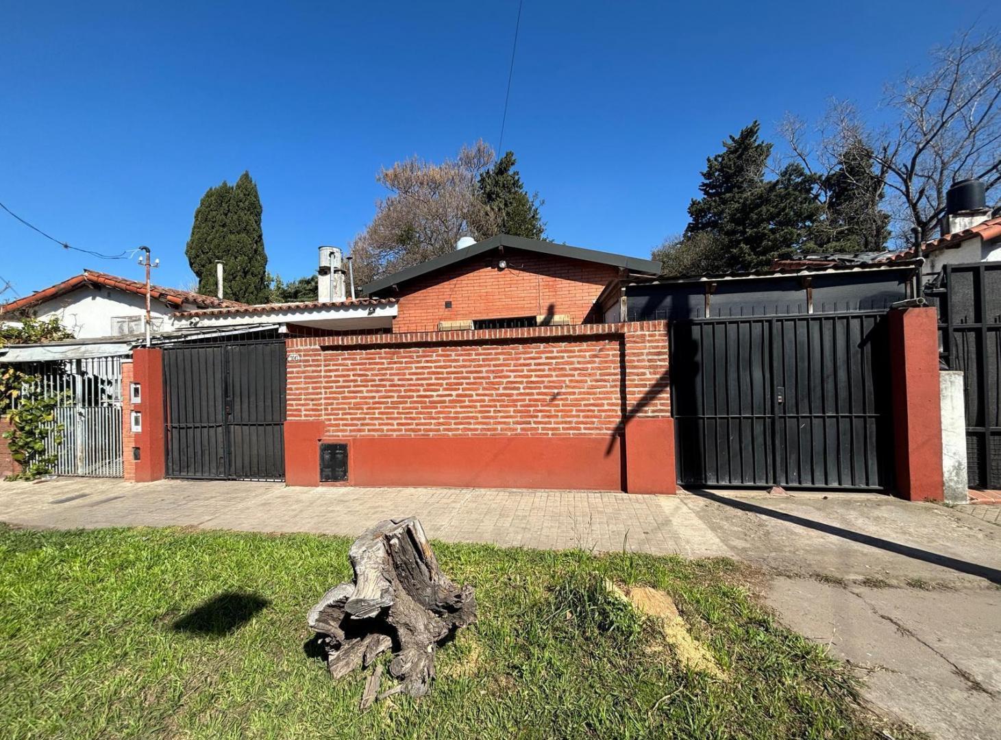 Foto de Casa + departamento en Barrio Acindar, Rosario, imagen 2