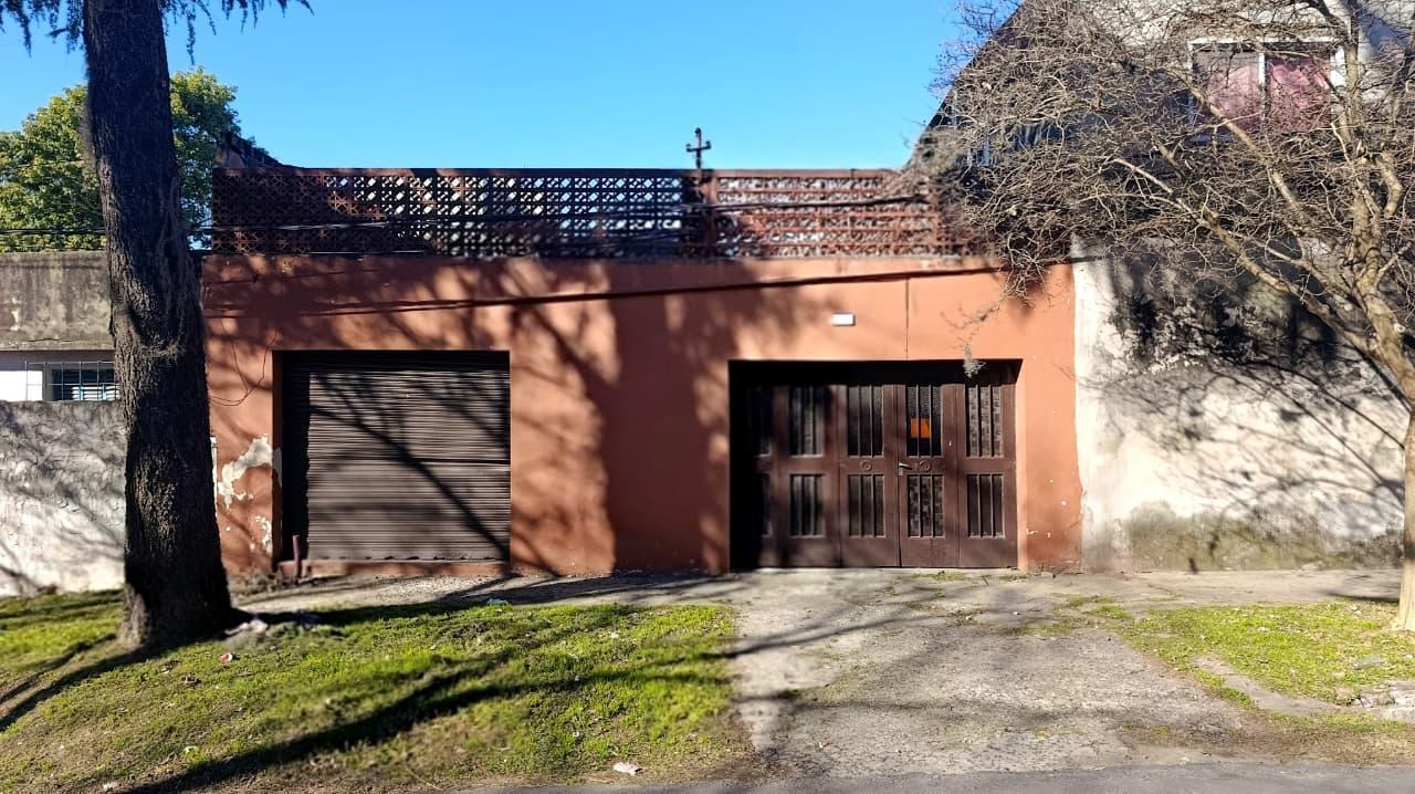 Foto de VENTA CASA CON LOCAL Y COCHERA A REFACCIONAR - B° SALADILLO, imagen 2