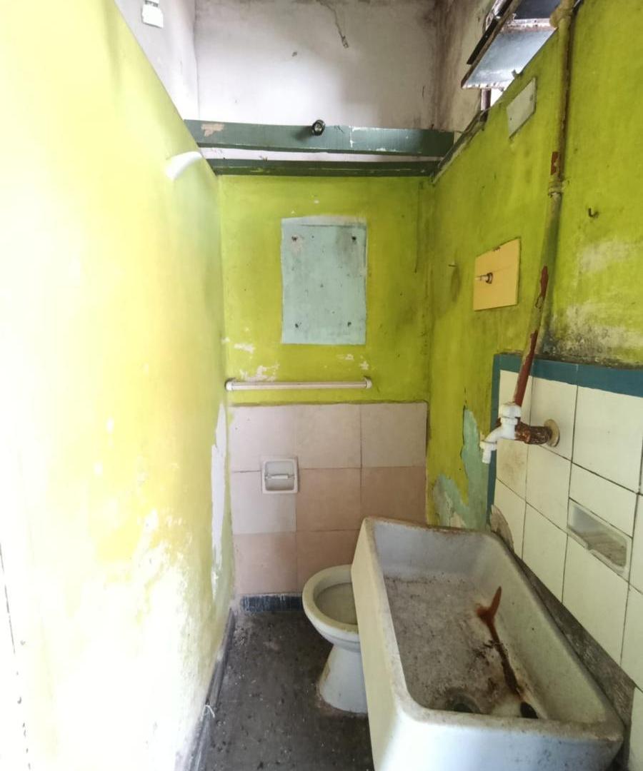 Foto de VENTA CASA CON LOCAL Y COCHERA A REFACCIONAR - B° SALADILLO, imagen 5
