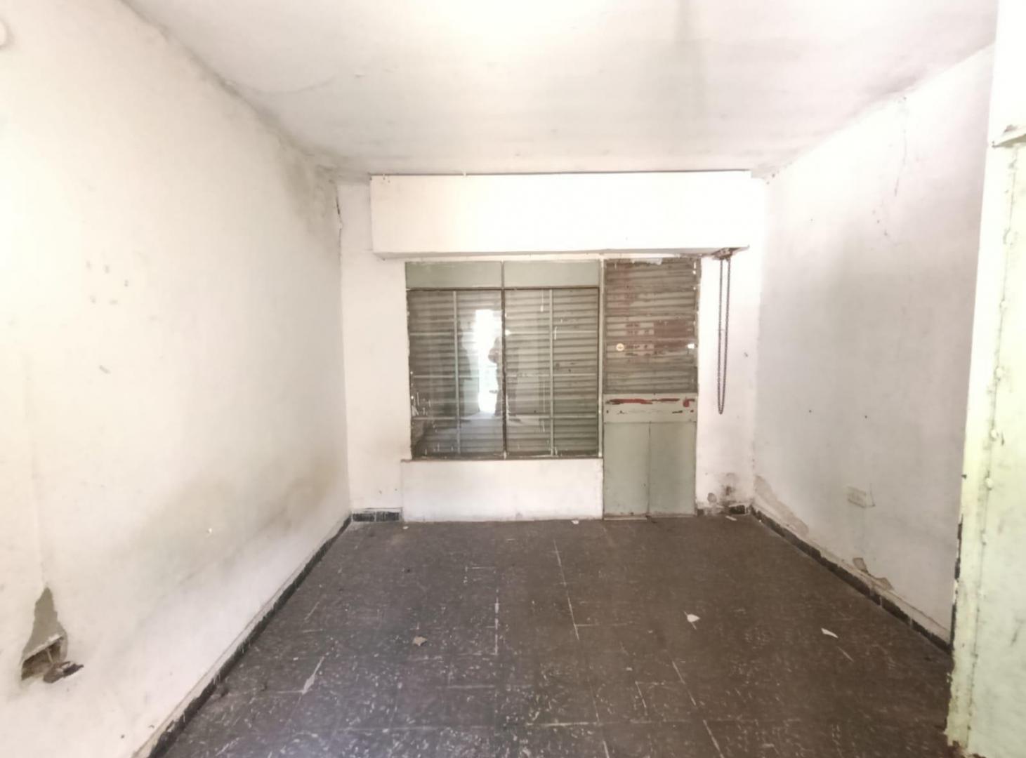 Foto de VENTA CASA CON LOCAL Y COCHERA A REFACCIONAR - B° SALADILLO, imagen 4