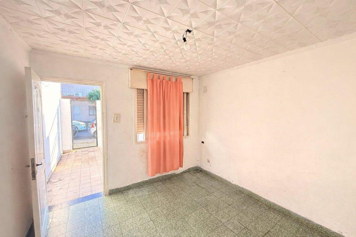 Foto de CASA VENTA 2 DORMITORIOS CON PATIO - B° BELGRANO, imagen 3