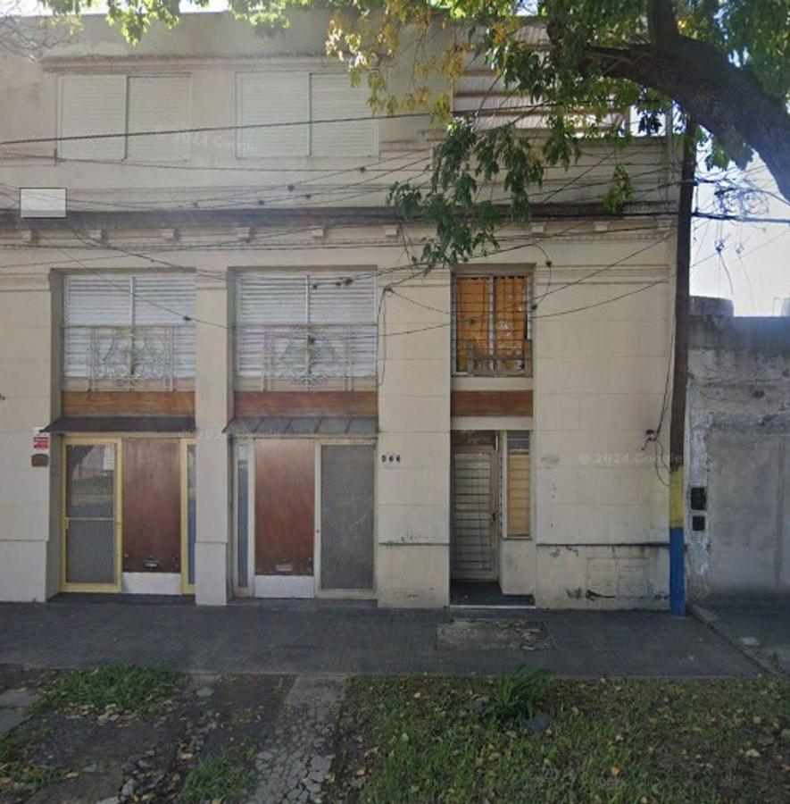 Foto de VENTA CASA TRIPLEX CON PATIO Y PARRILLERO, imagen 2