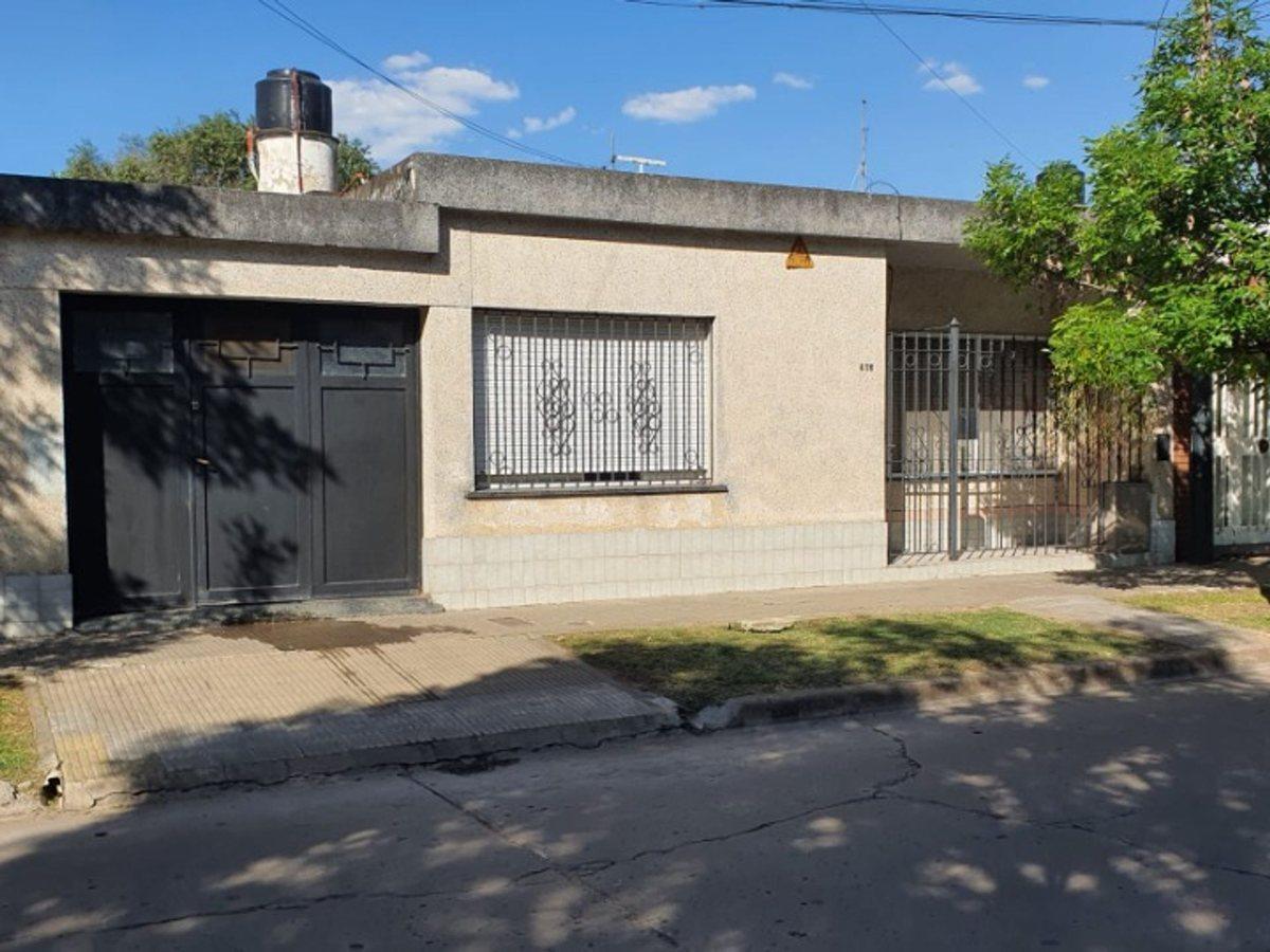 Foto de CASA EN VENTA DOS DORMITORIOS PÉREZ, imagen 2