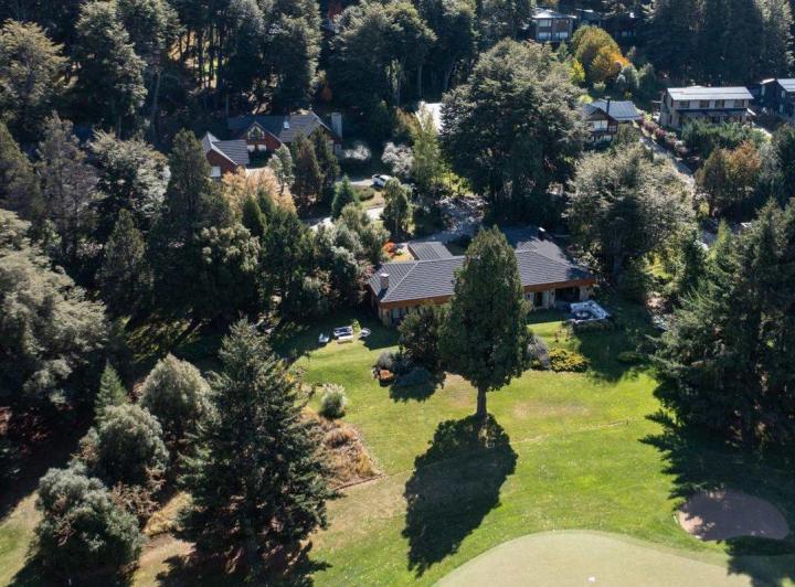 Exclusiva Casa sobre el Golf en Arelauquen 3
