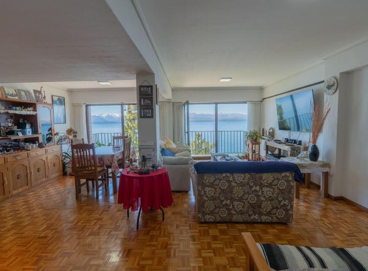 Departamento 6 ambientes con vista al lago 4