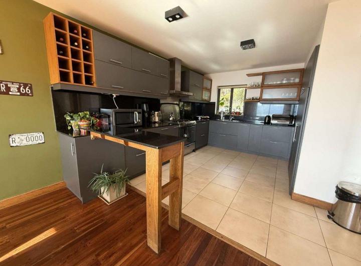 VENTA CASA KM2 BARILOCHE - VISTA Y PILETA 5