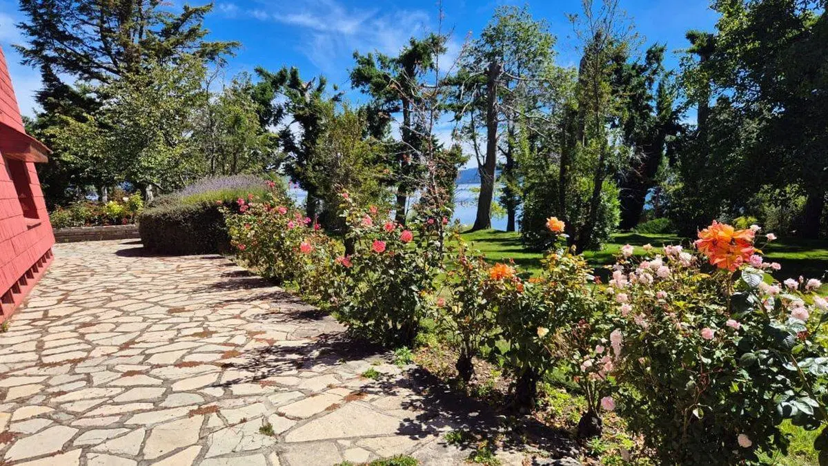 Hermosa Casa en Venta con vista al Lago, Bariloche 4