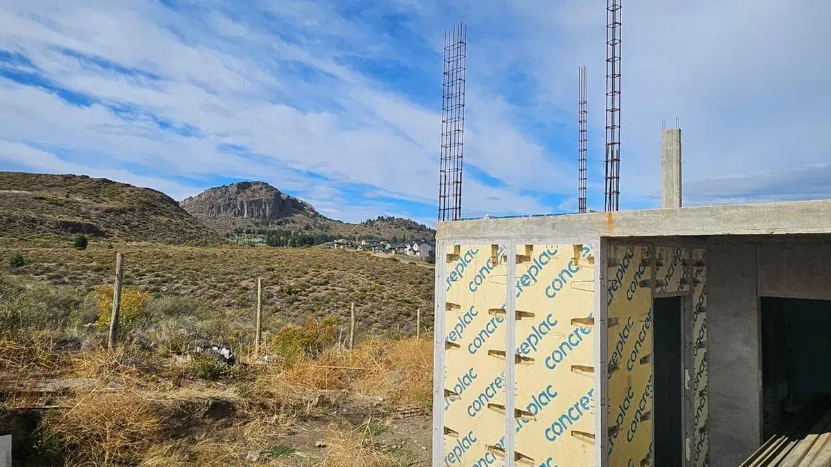 LOTE + CASA A TEMINAR - GRAN OPORTUNIDAD 4