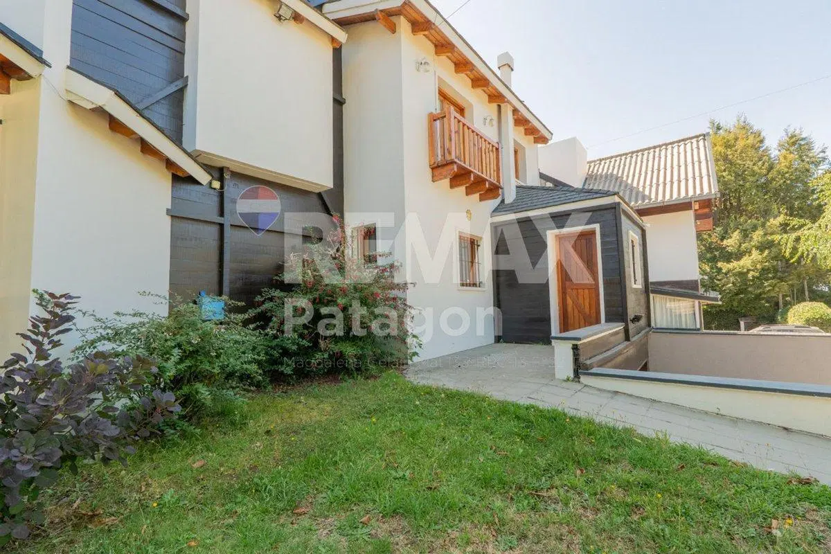 CASA EN BARRIO BELGRANO EN BARILOCHE CON VISTA 3