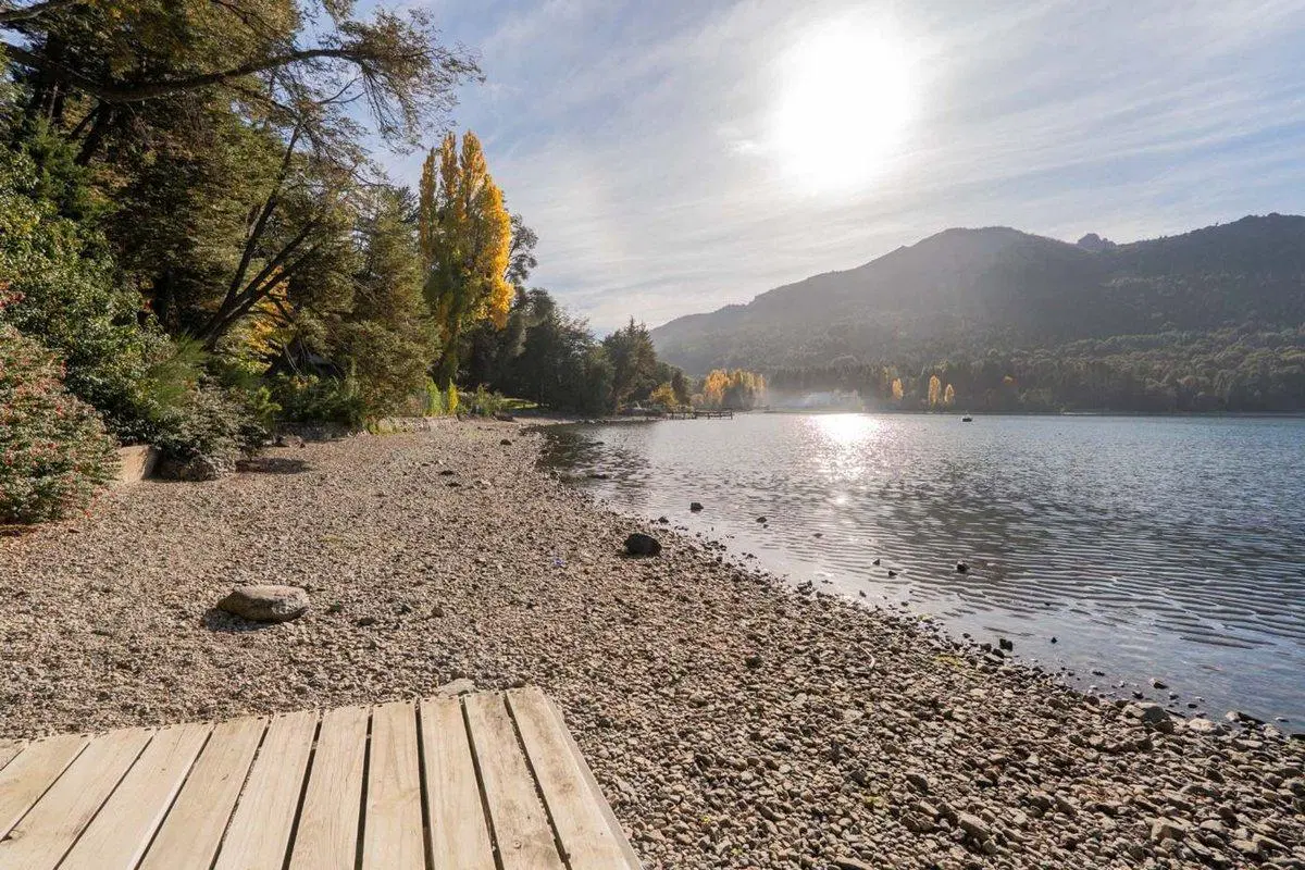 Casa moderna con costa de lago - Bariloche 2