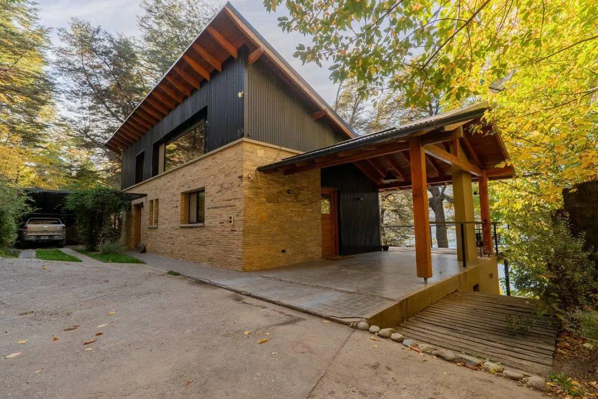 Casa moderna con costa de lago - Bariloche 3