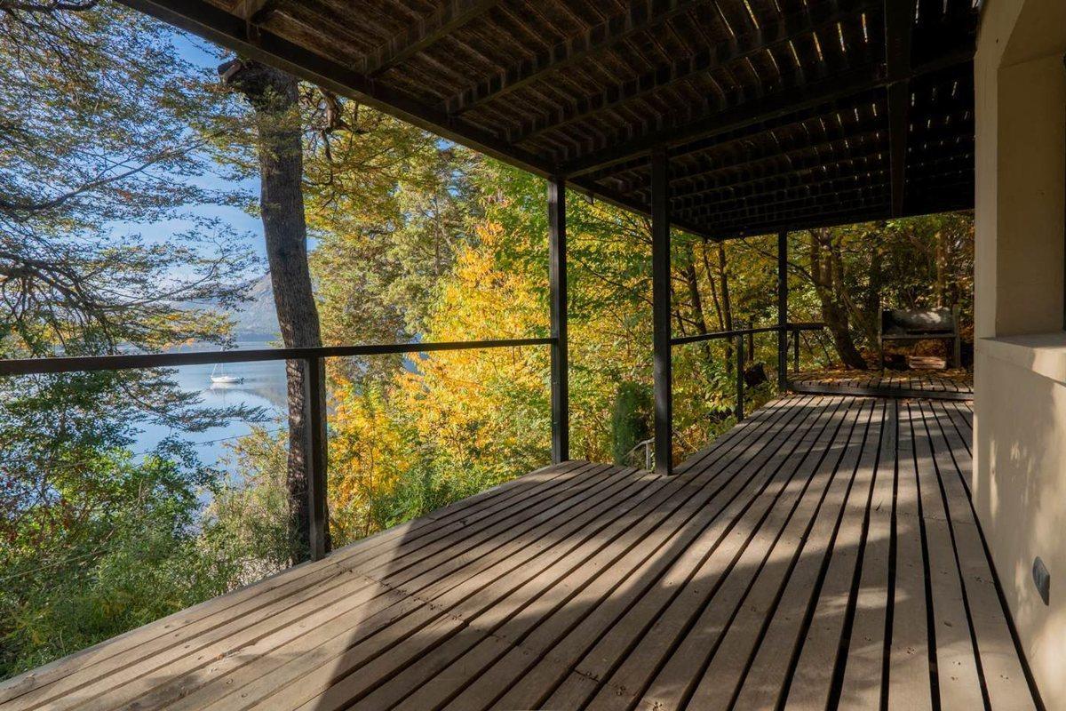 Casa moderna con costa de lago - Bariloche