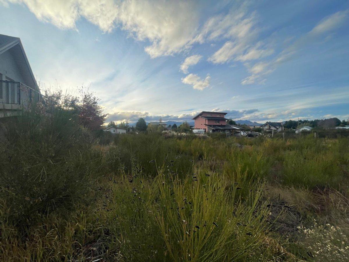 LOTE EN VENTA AV LIMAY