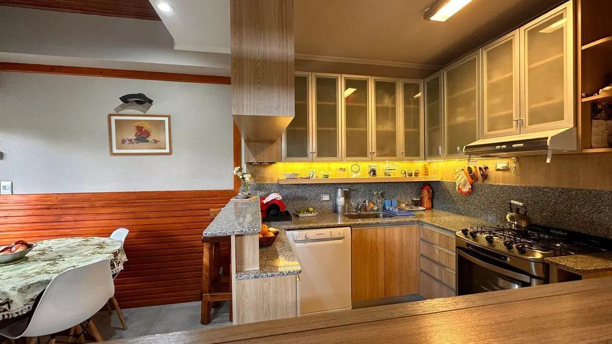 Venta Casa PH de 3 Ambientes con Jardín y Cochera 3