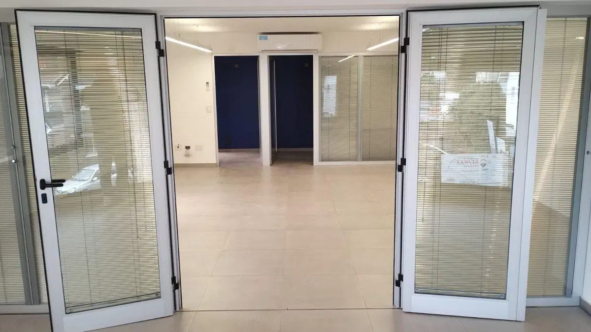 Venta oficina 76m2 en pleno centro de Bariloche 2