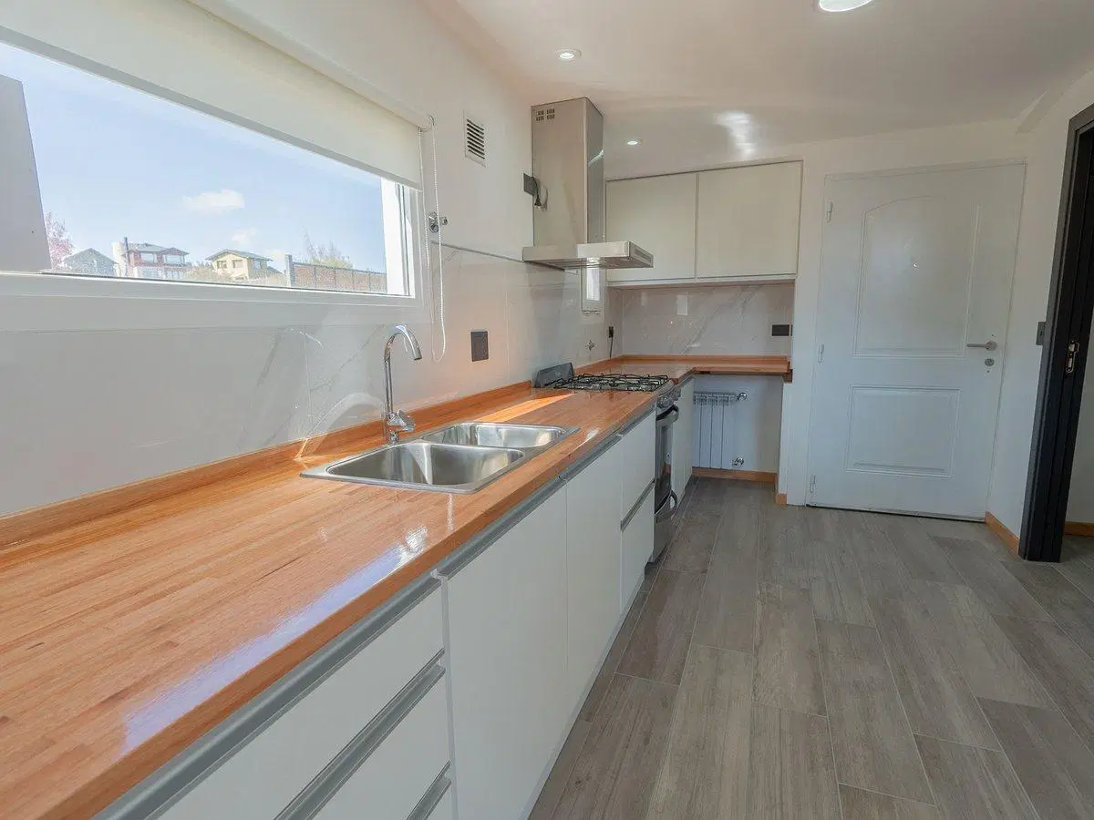 Casa a Estrenar a la Venta en Dina Huapi 3