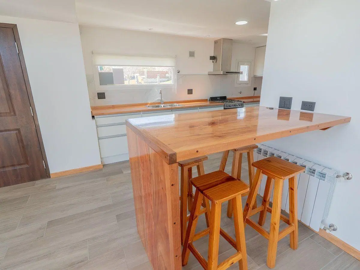 Casa a Estrenar a la Venta en Dina Huapi 3