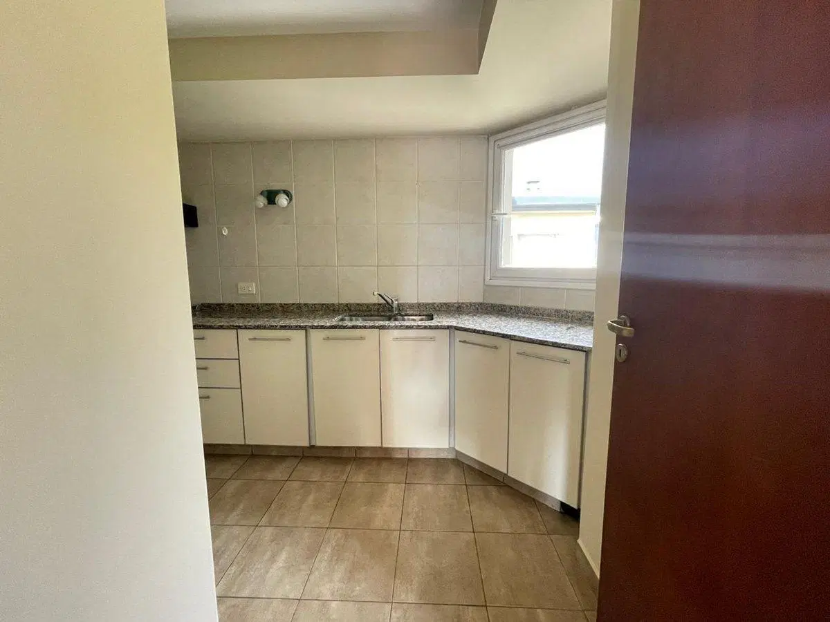DEPARTAMENTO EN VENTA 4