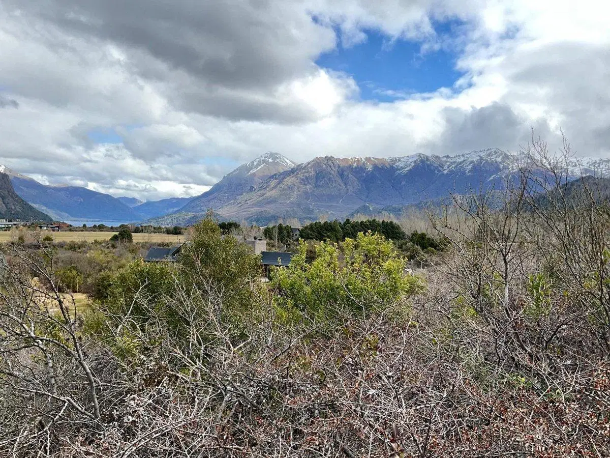Lote zona Polo Arelauquen con vistas 3