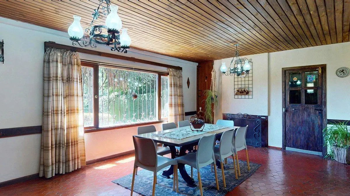 Casa sobre Av Bustillo con vista al lago 5