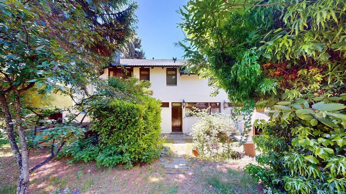 Casa sobre Av Bustillo con vista al lago 4