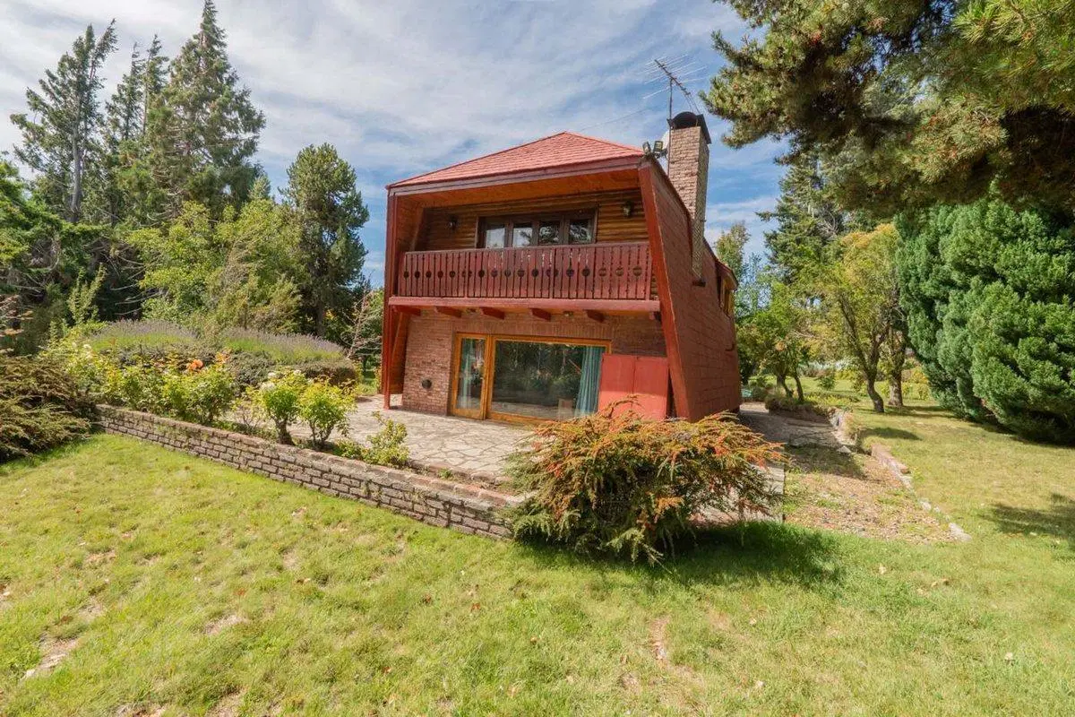 Hermosa Casa en Venta con vista al Lago, Bariloche 3