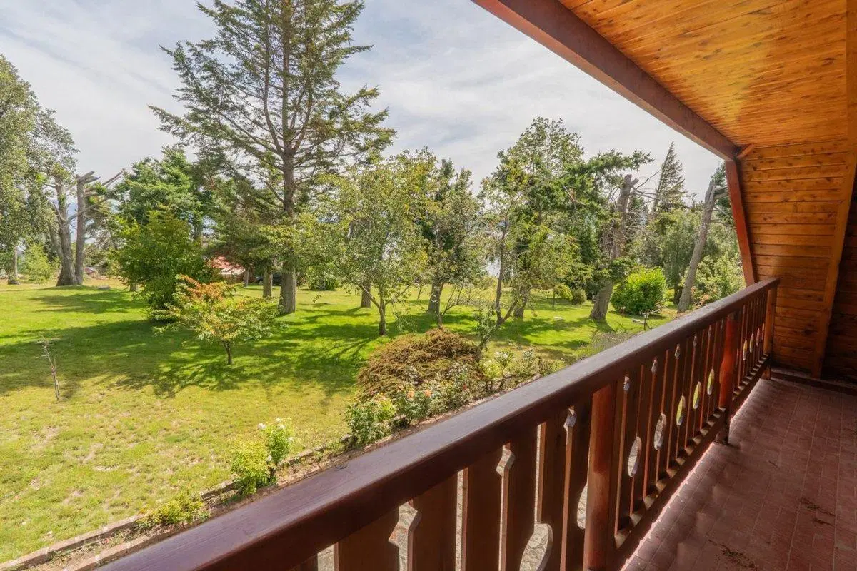 Hermosa Casa en Venta con vista al Lago, Bariloche 4