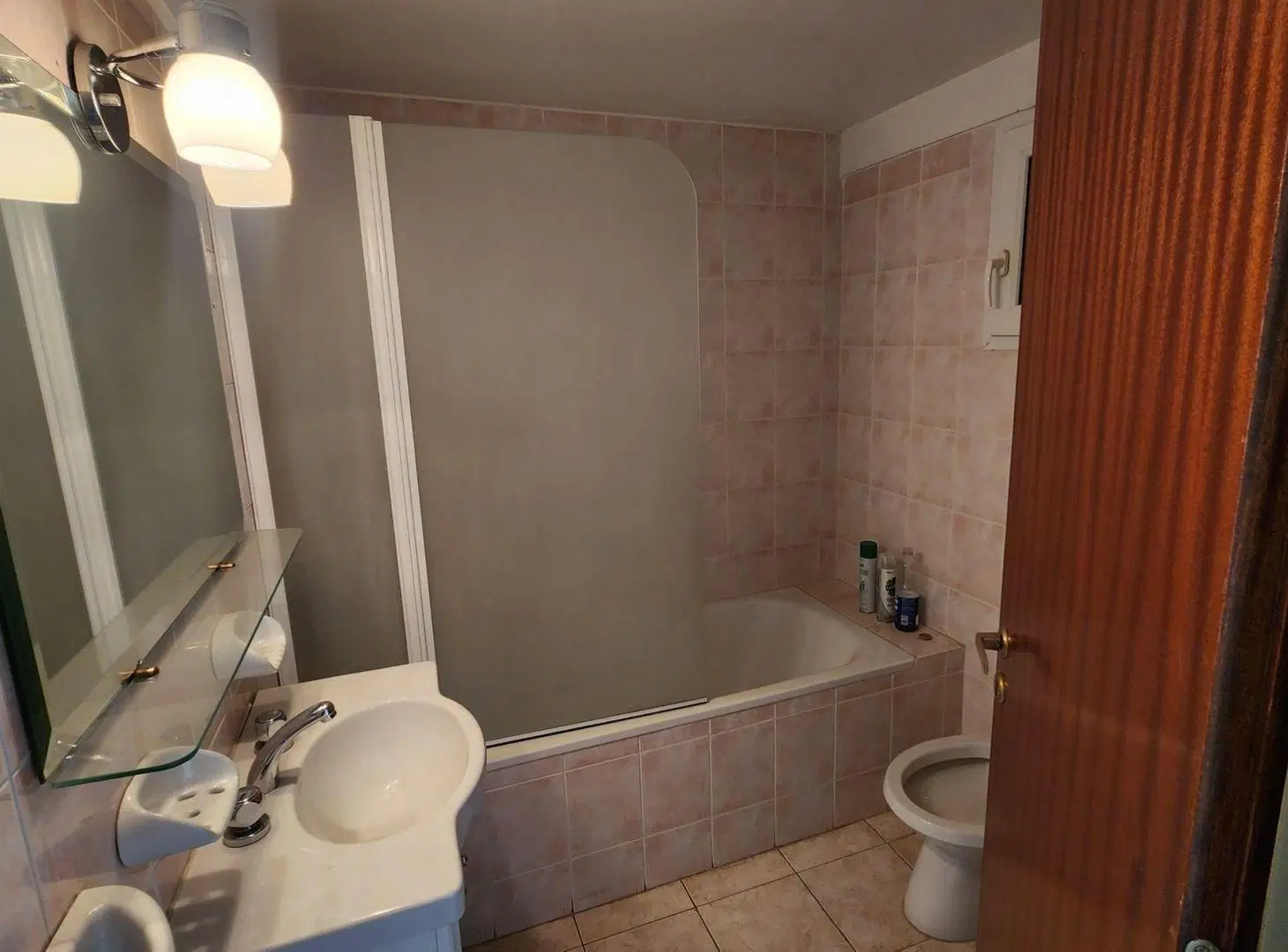 Departamento con Vista al Lago y Balcón 5